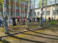 Уборка территории около школы и памятника пос.М.Горького